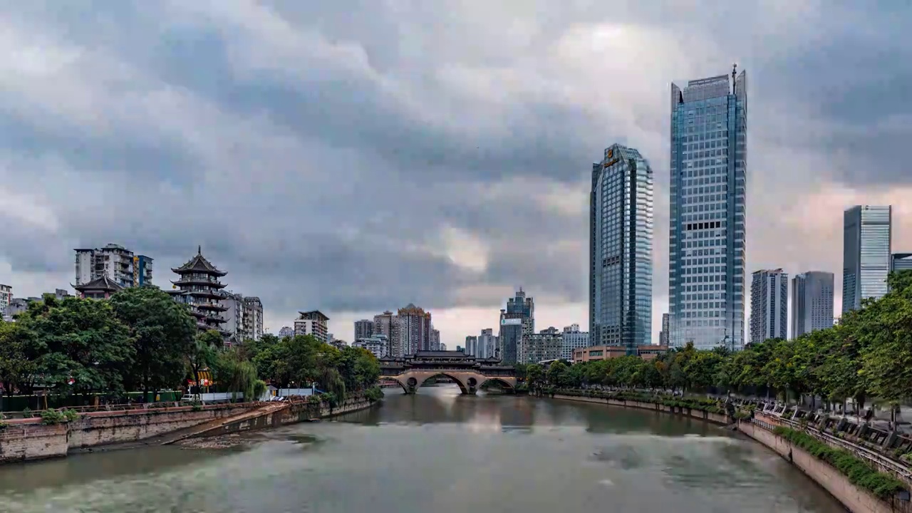 四川成都九眼桥安顺廊桥夜景，夜幕降临城市风光，日转夜，风起云涌，延时摄影，天气特别好视频素材