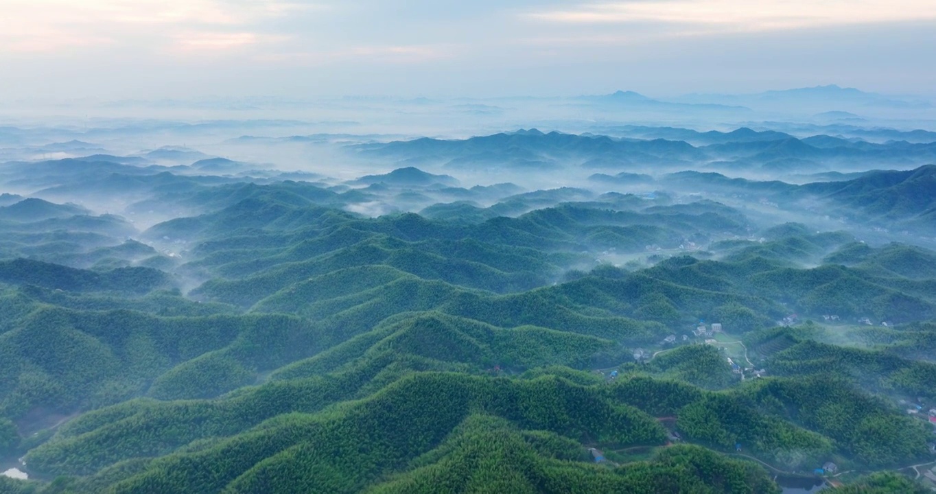 山脉 地形 晨雾 航拍 自然 绿色 生态 环保 清新 风景视频素材