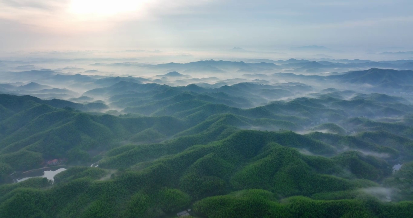 山脉 地形 晨雾 航拍 自然 绿色 生态 环保 清新 风景视频素材