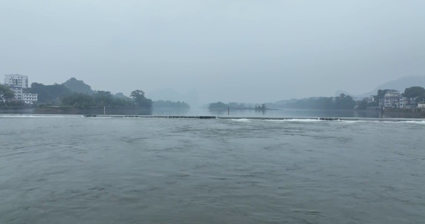 桂林风光雨雾天气航拍视频素材