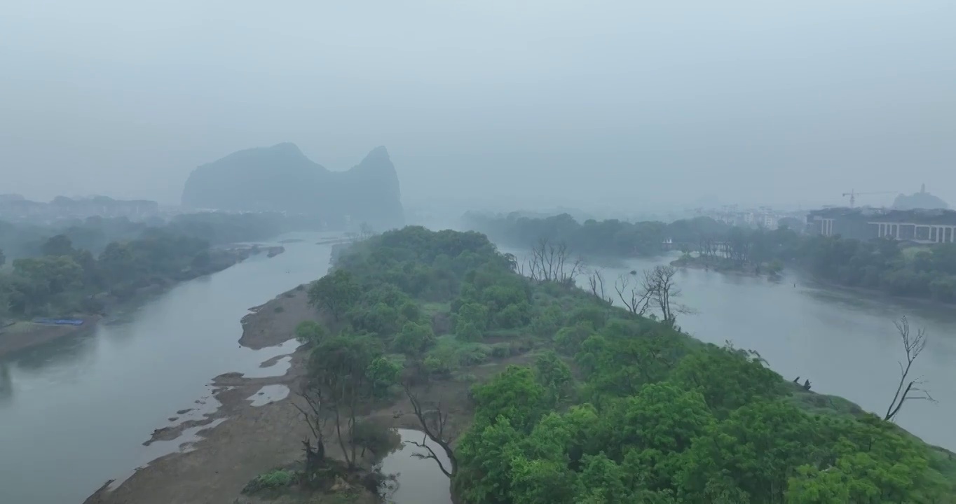 桂林风光雨雾天气航拍视频素材