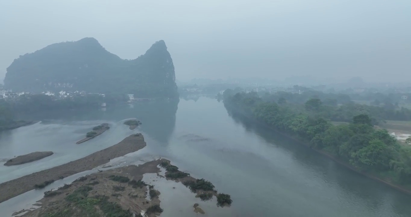 桂林风光雨雾天气航拍视频素材