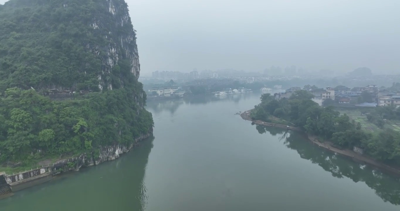 桂林风光雨雾天气航拍视频素材