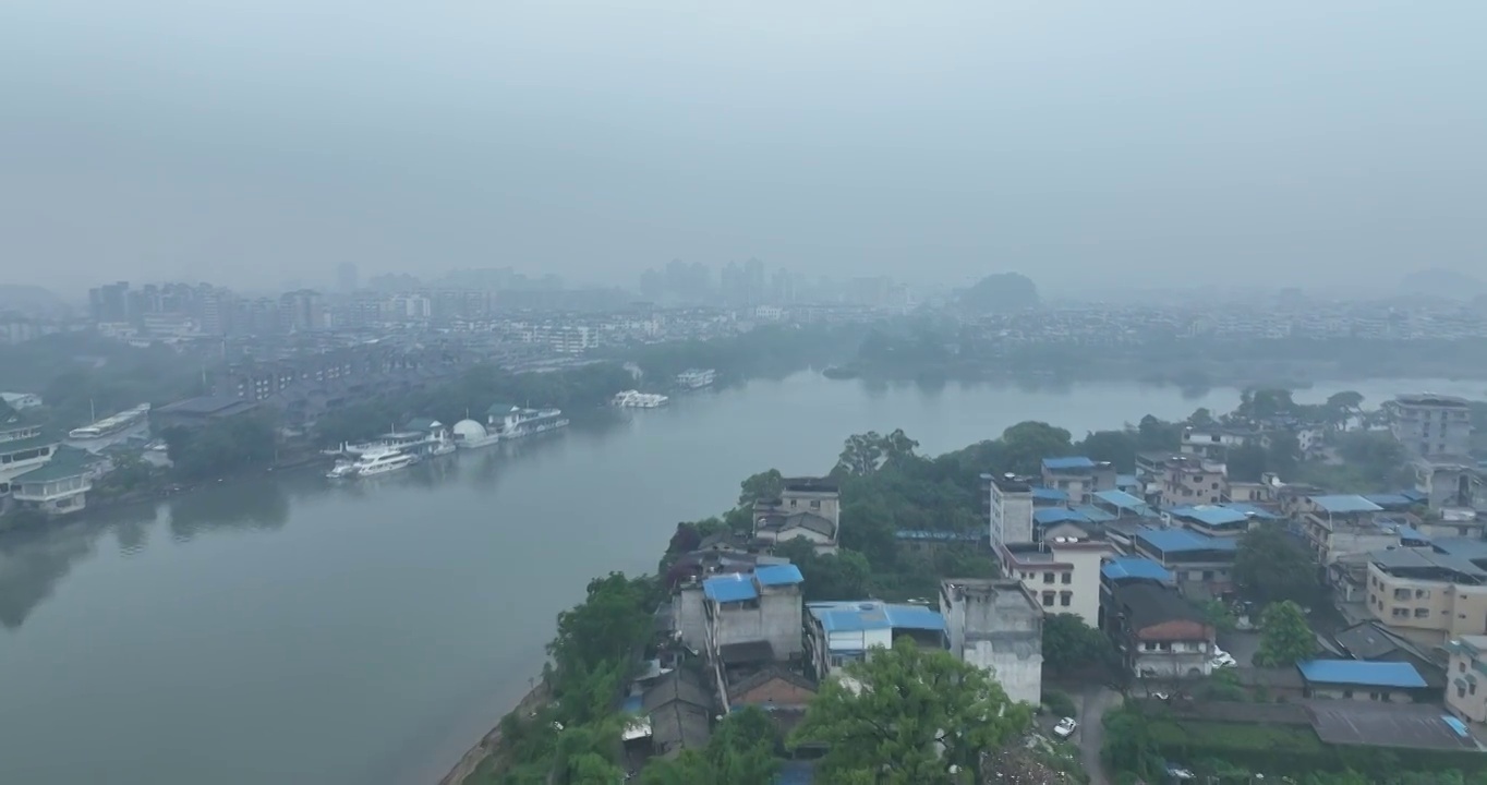 桂林风光雨雾天气航拍视频素材