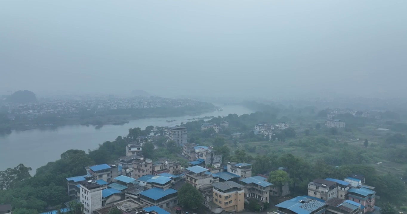 桂林风光雨雾天气航拍视频素材