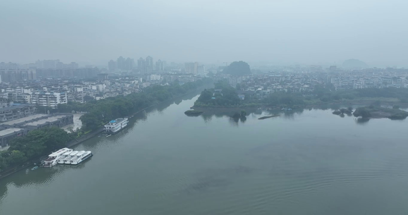 桂林风光雨雾天气航拍视频素材