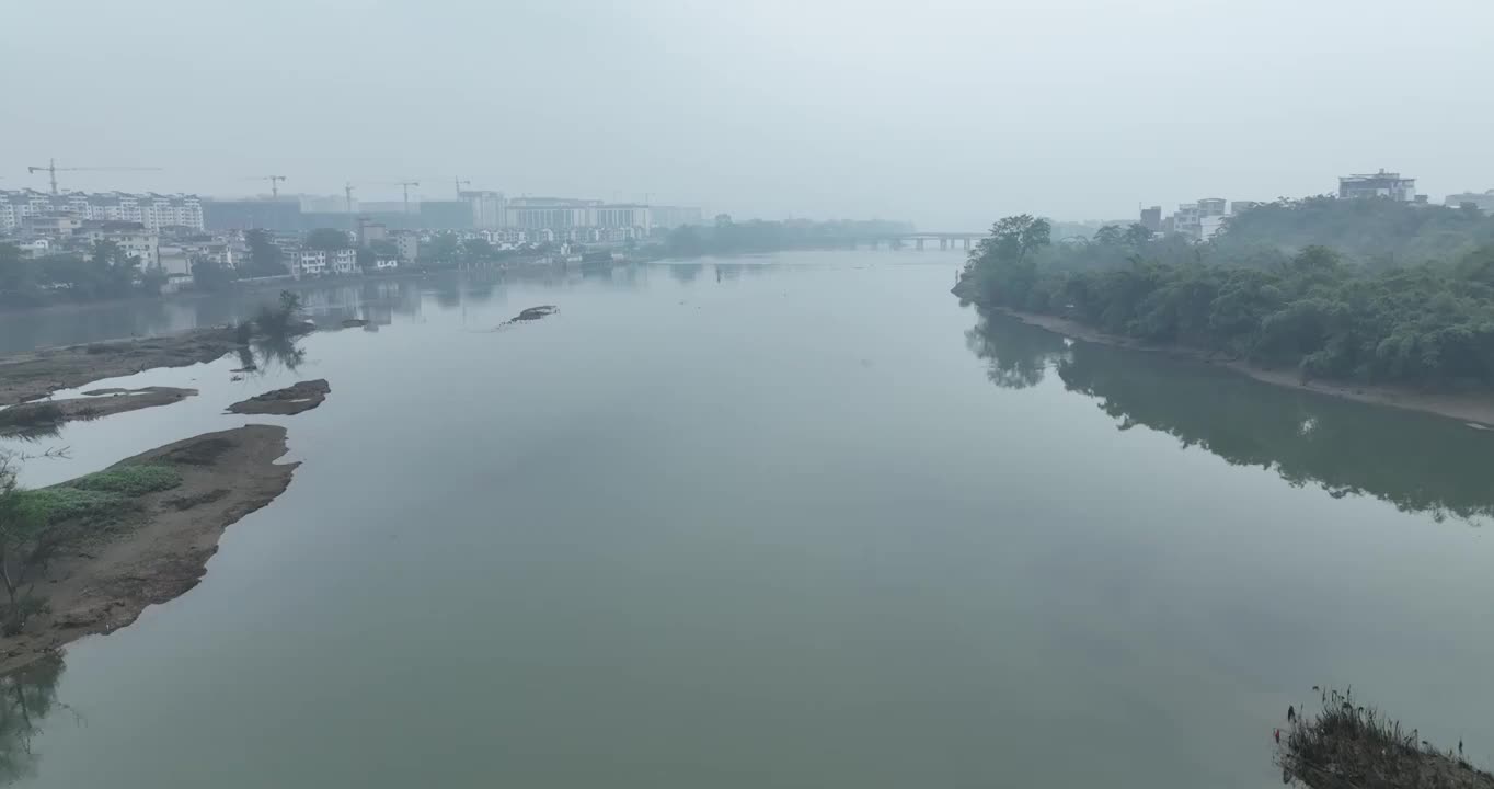 桂林风光雨雾天气航拍视频素材