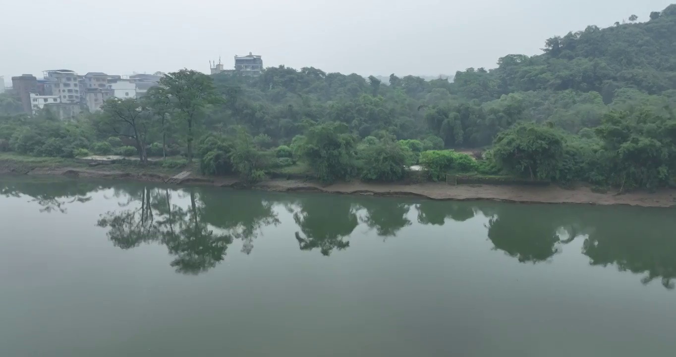 桂林风光雨雾天气航拍视频素材