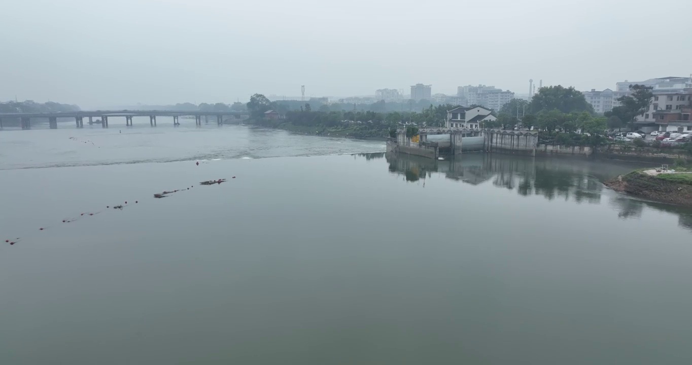 桂林风光雨雾天气航拍视频素材