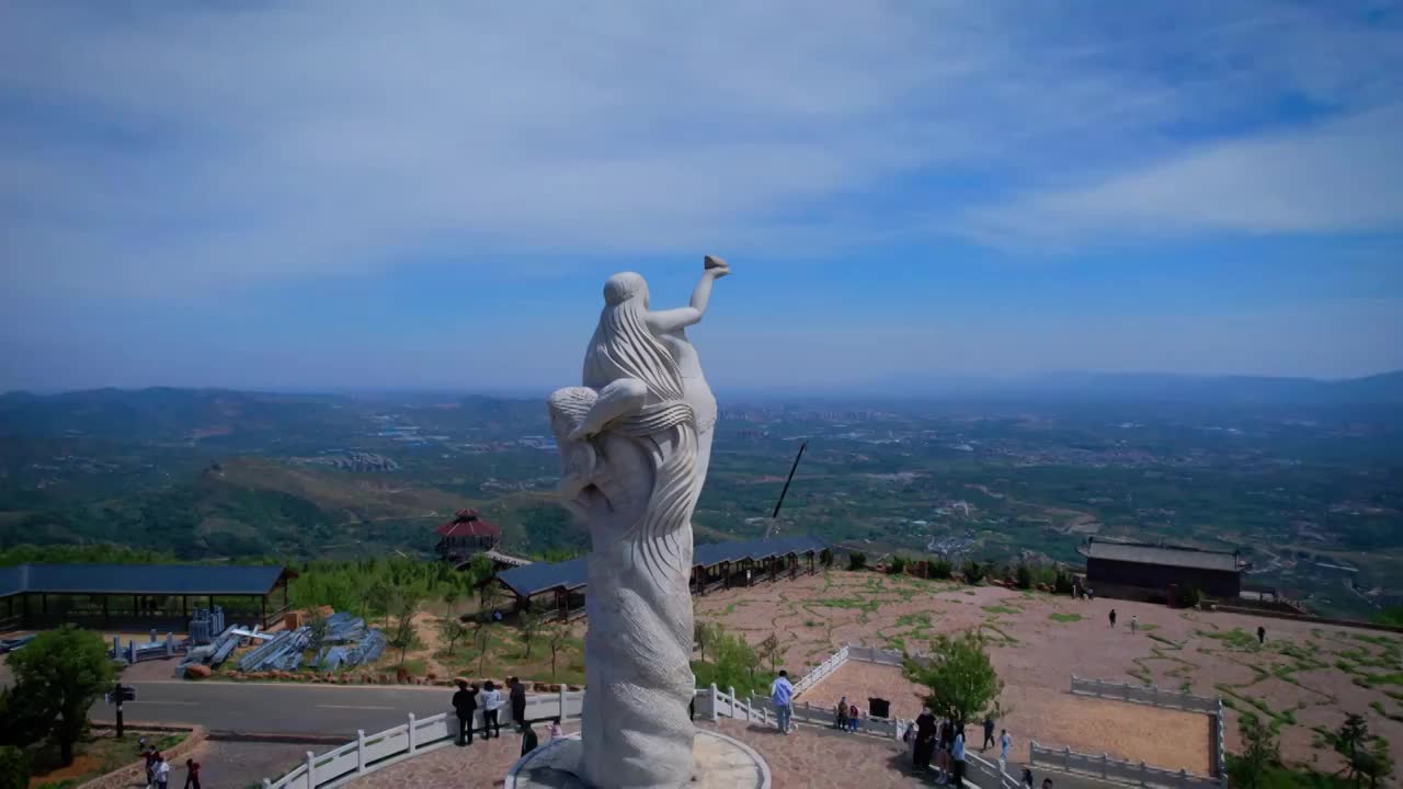 伏羲山女娲和云上牧场视频素材