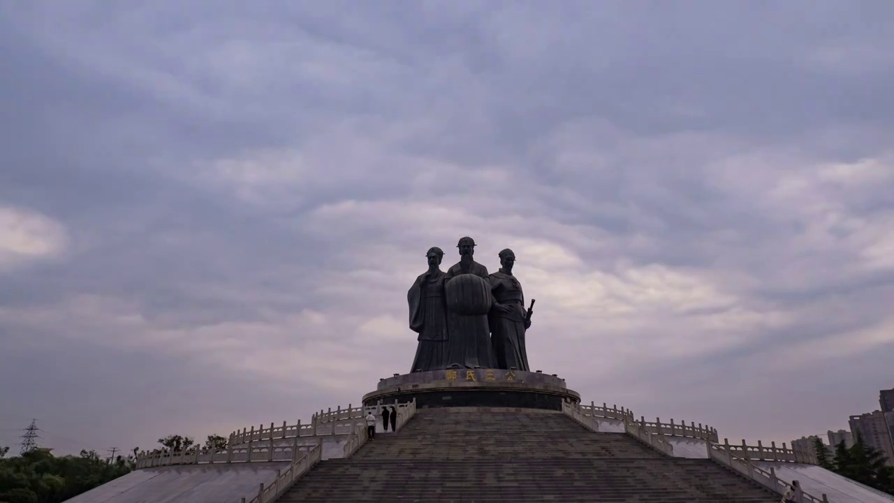 郑州 荥阳 三公像 历史的天空视频素材