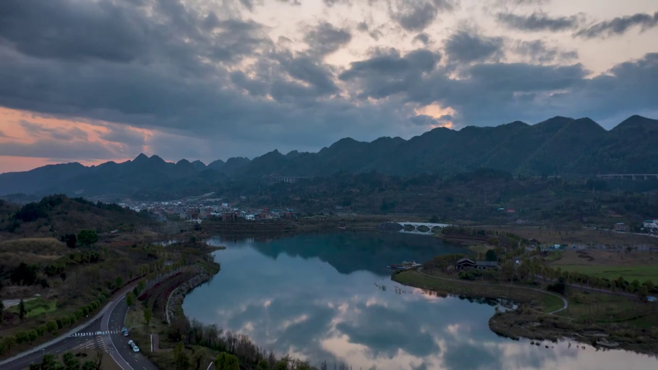 荔波月亮湖湿地公园黄昏落日写真视频素材