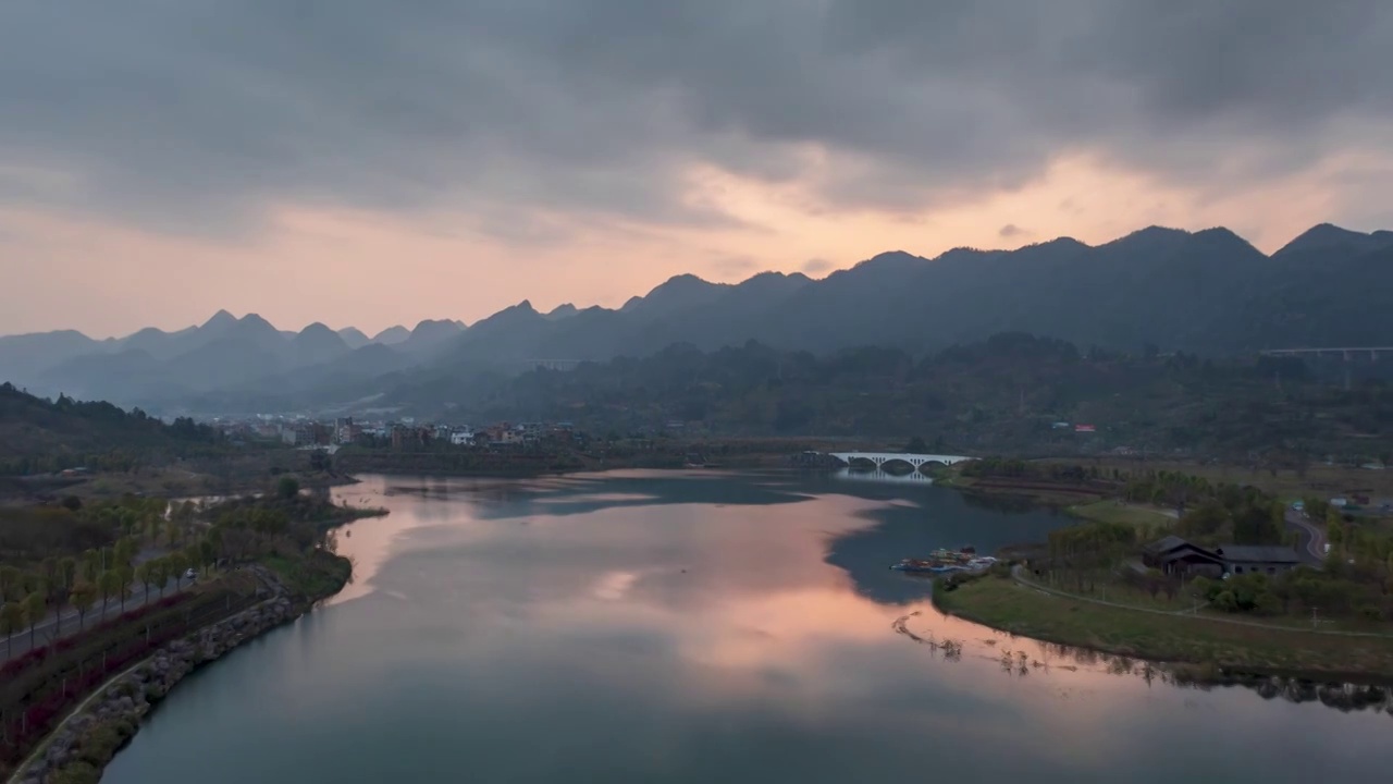 荔波月亮湖湿地公园黄昏落日写真视频素材