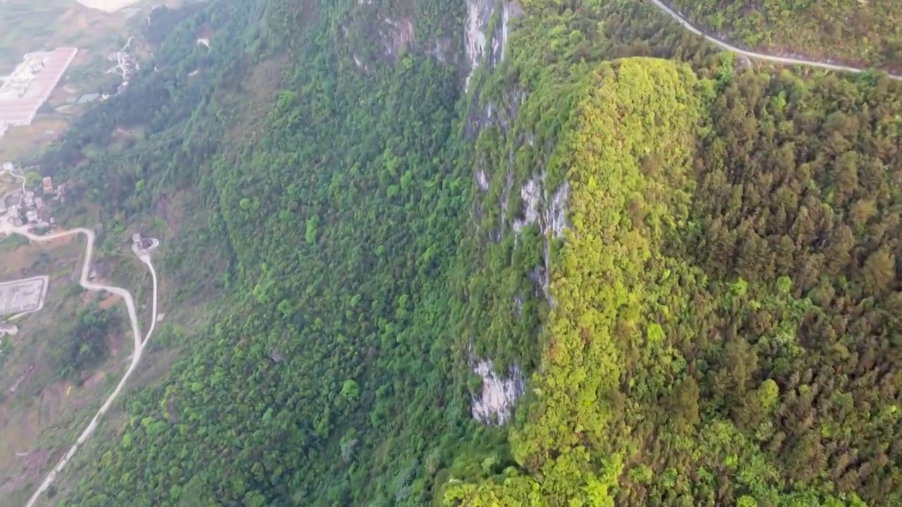 延时航拍荔波的乡村秘境，捞村峡谷绝壁河河流视频素材