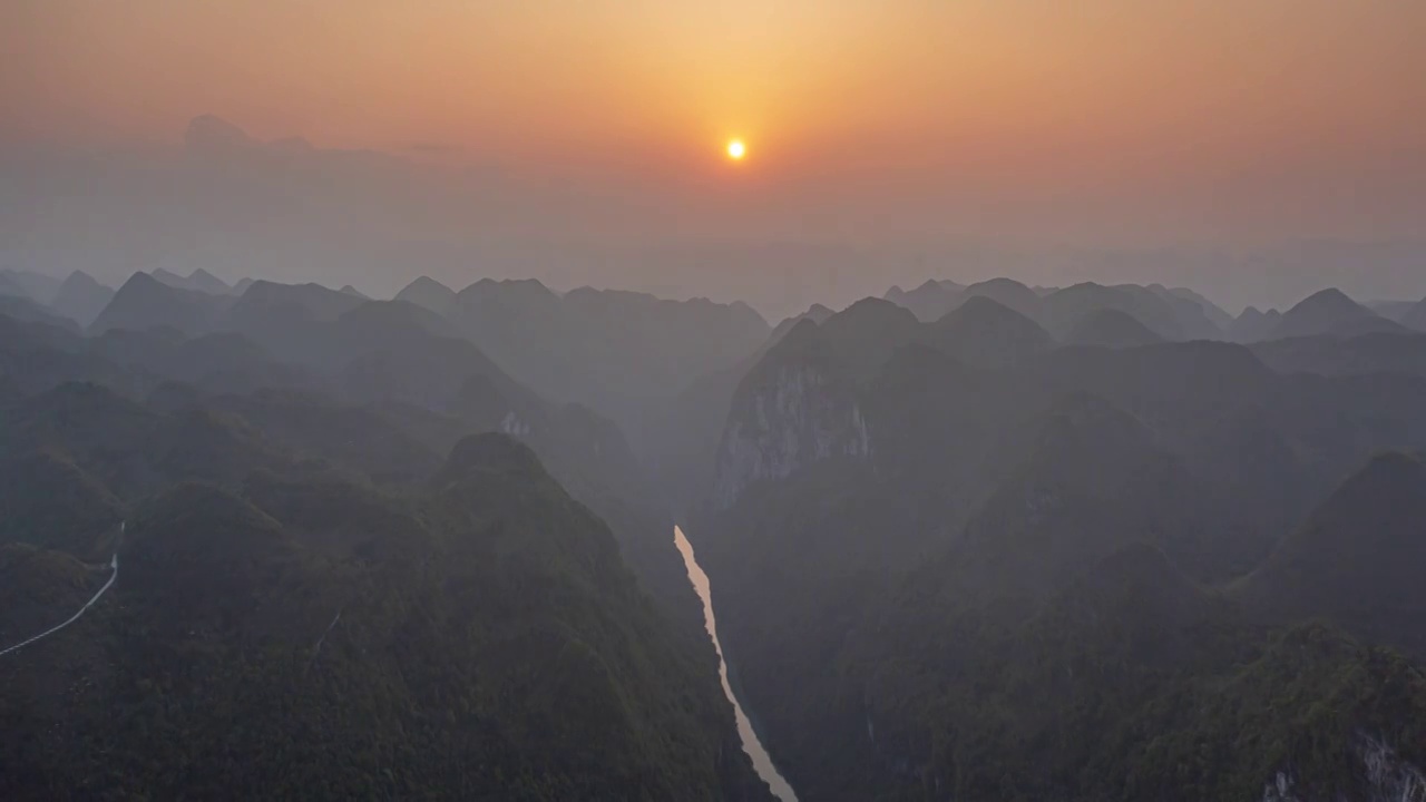 延时航拍荔波的乡村秘境，捞村峡谷绝壁河河流视频素材