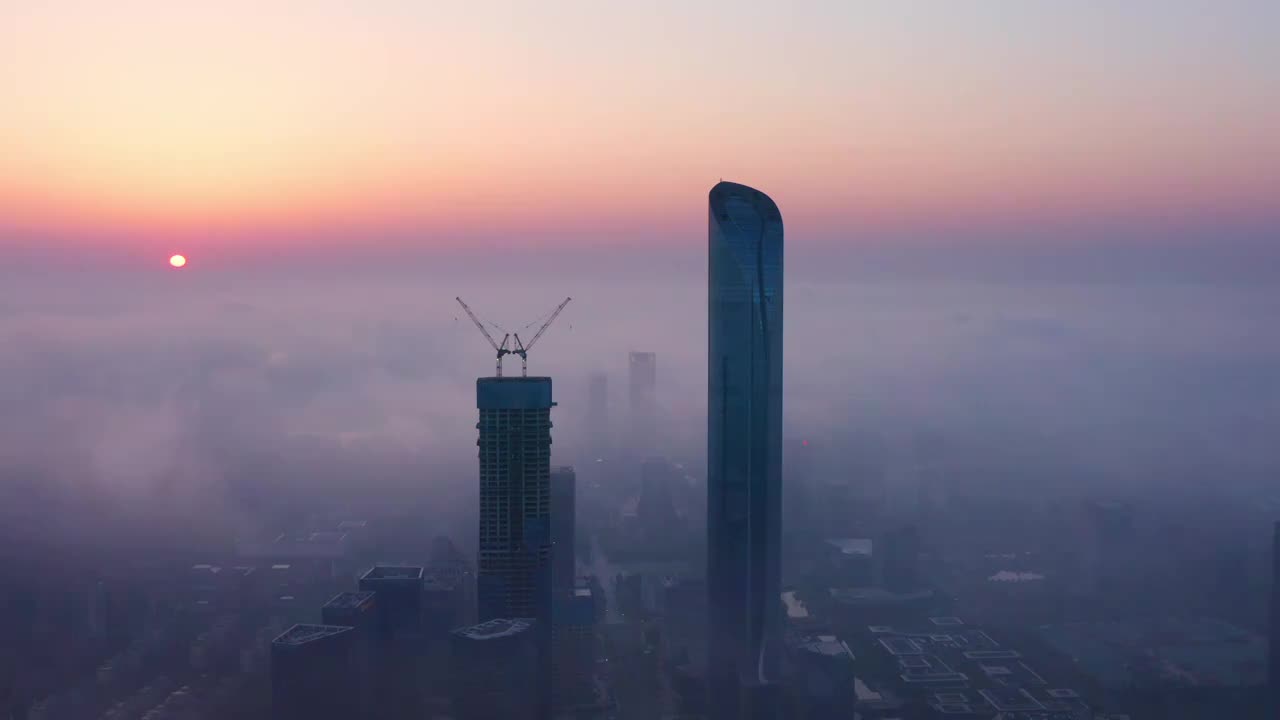 清晨苏州园区平流雾下的风景视频素材