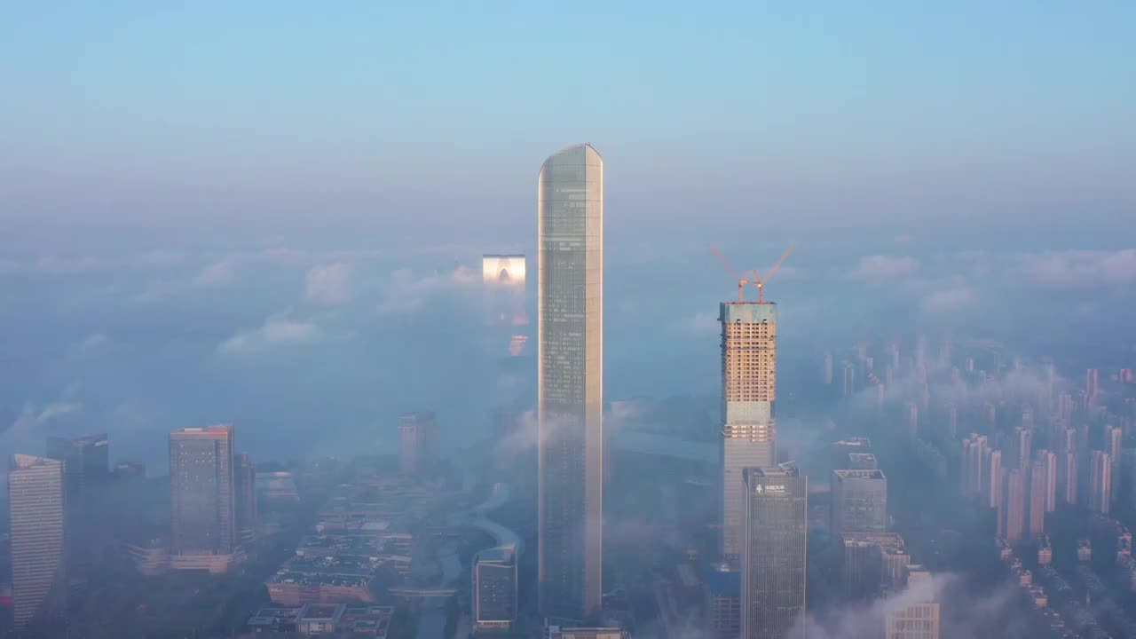 清晨苏州园区平流雾下的风景视频素材