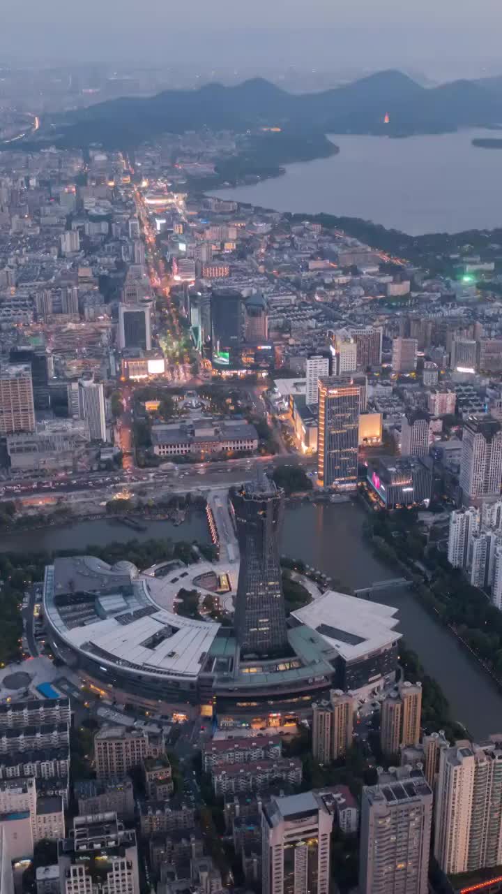 航拍杭州武林商圈和湖滨商圈夜景延时视频素材