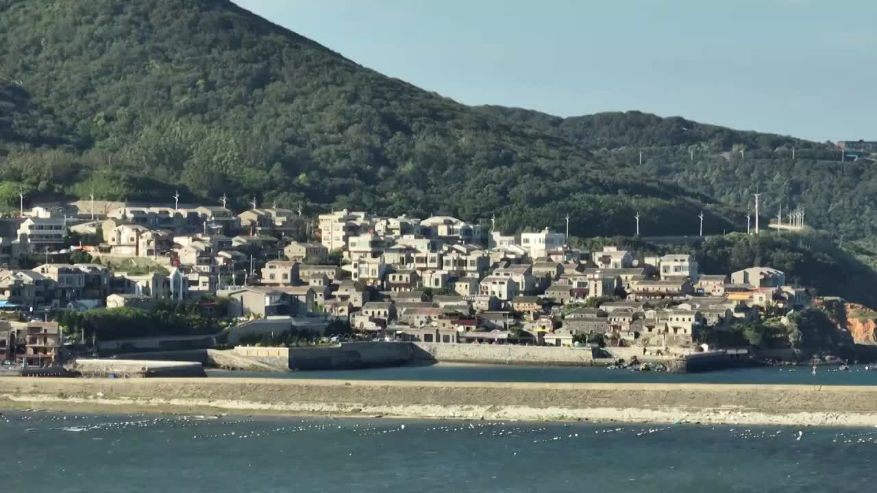 长焦视角福建平潭岛海岸居民区视频素材