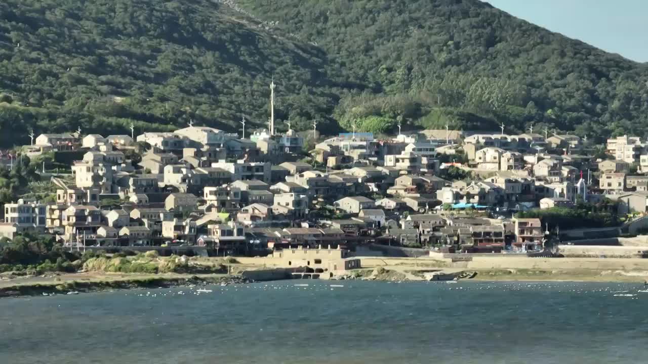 长焦视角福建平潭岛海岸居民区视频素材