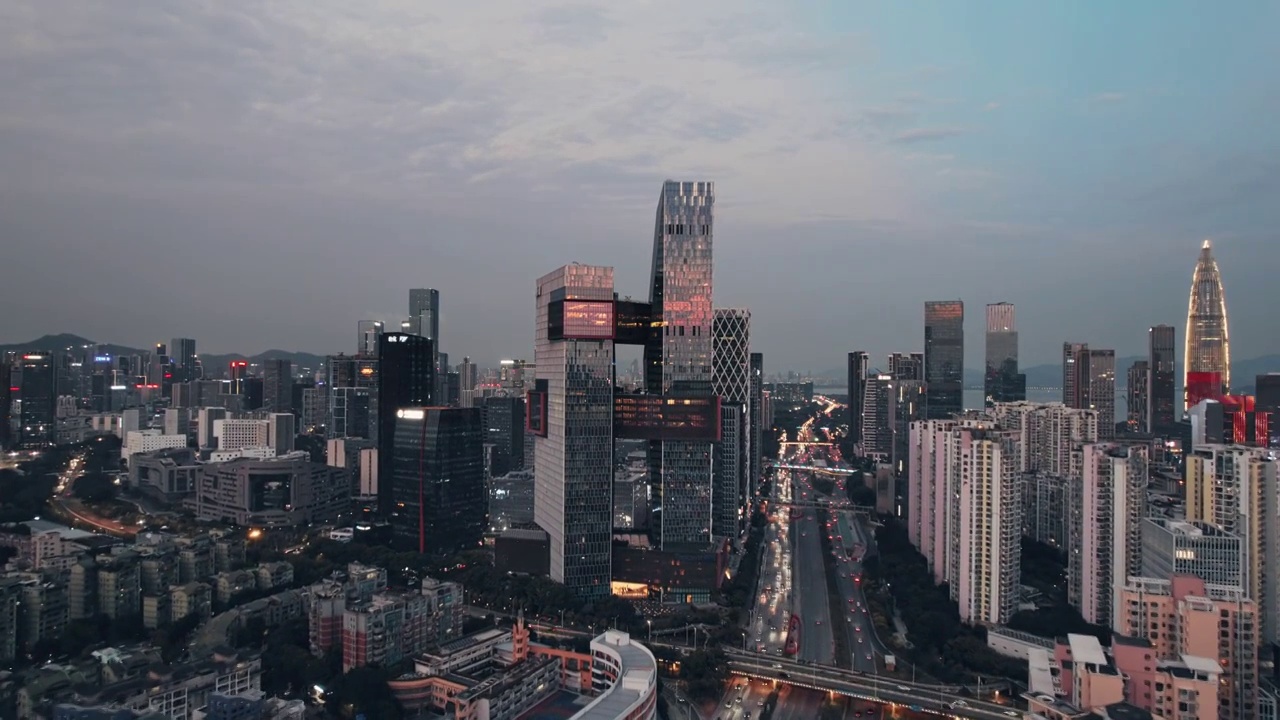 4k航拍深圳南山地标腾讯滨海大厦日落夜景视频素材