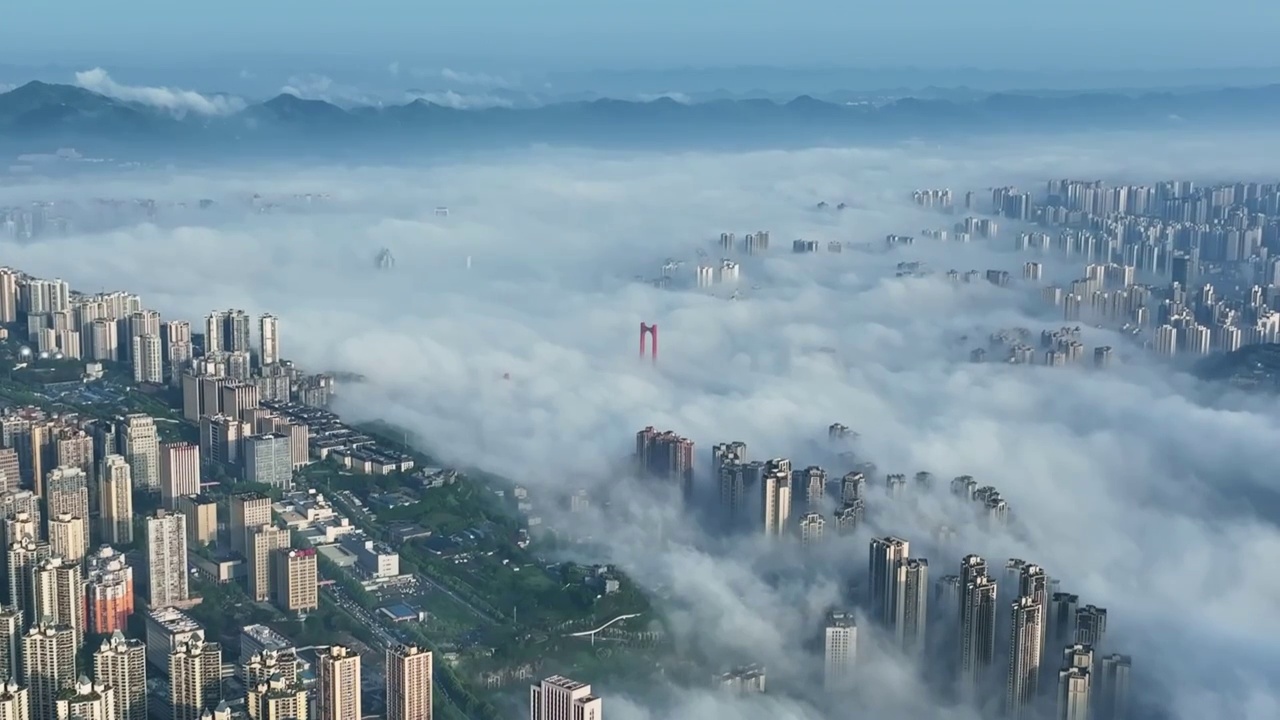 航拍都市云雾清晨视频素材