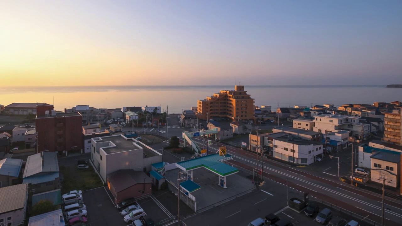 日本，北海道，函馆市海岸线的日出视频素材