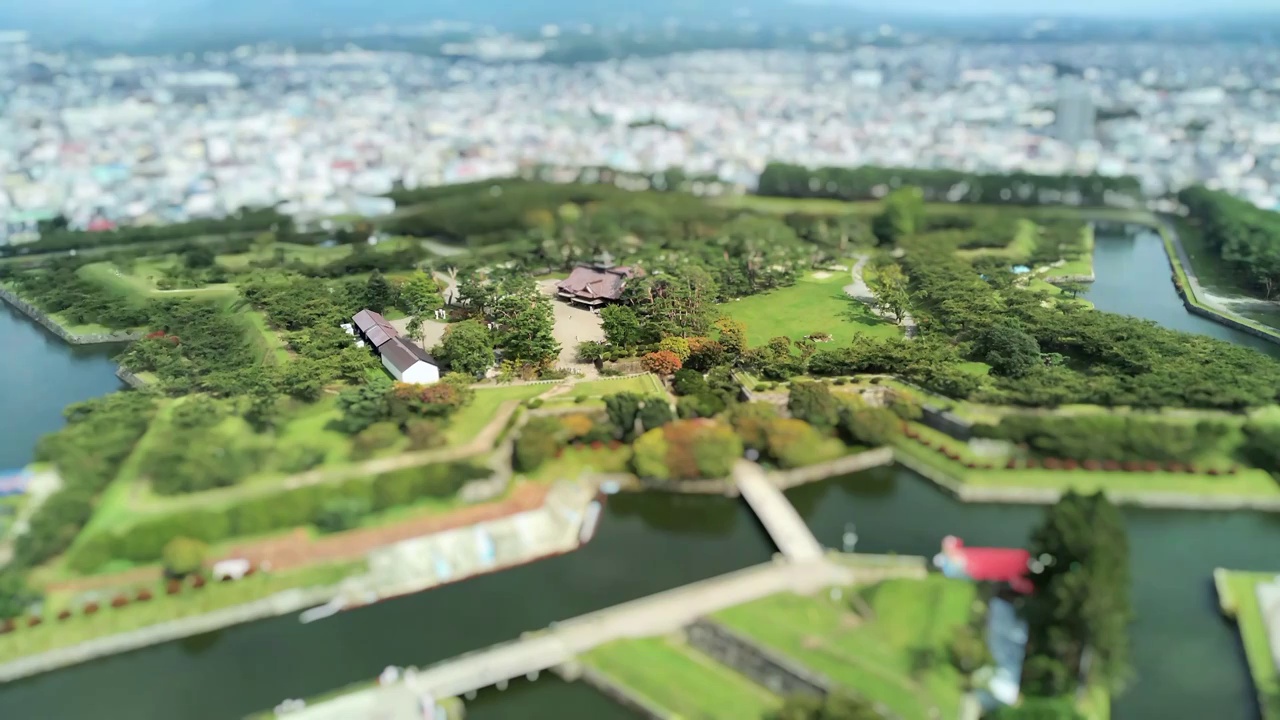 日本，函馆，在五棱郭塔瞭望五棱郭公园全景，小人国效果视频素材