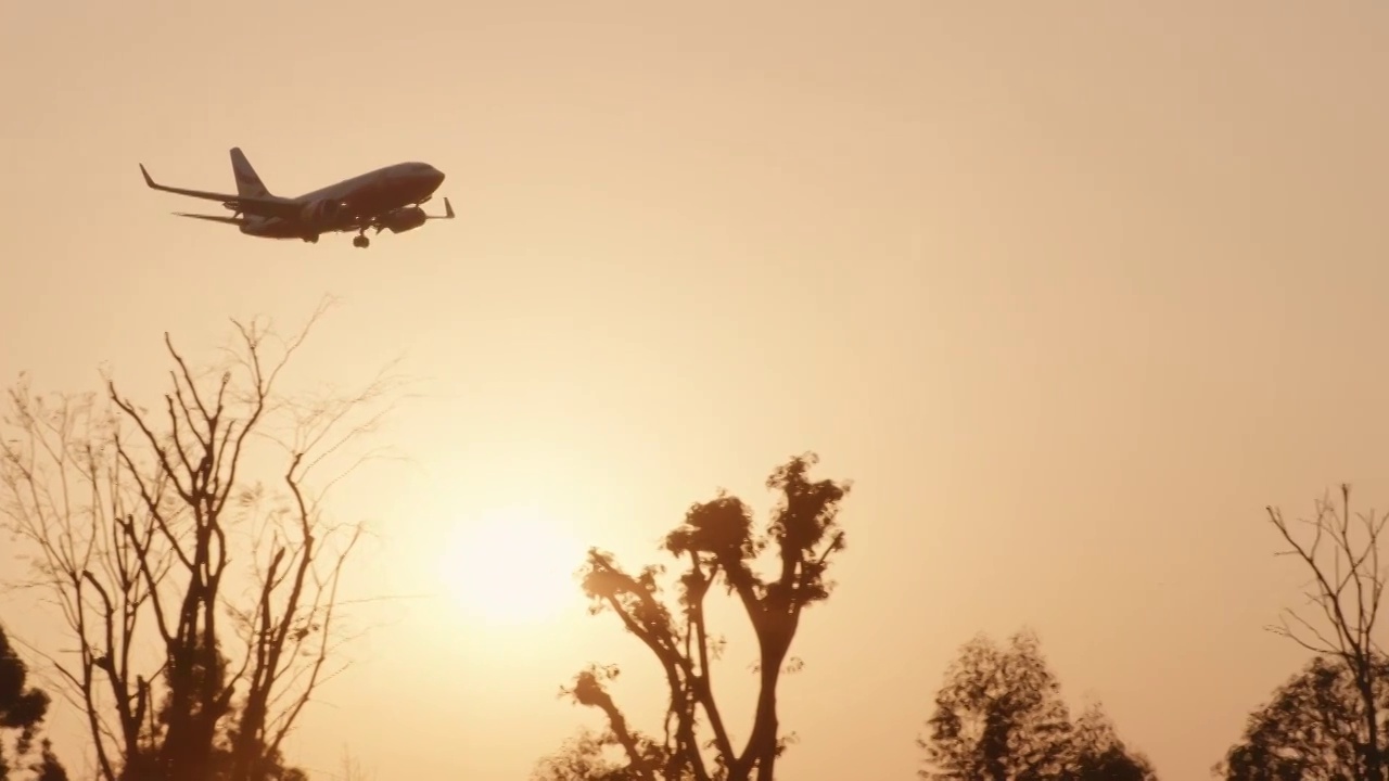 成都双流机场飞机起飞降落航空视频素材