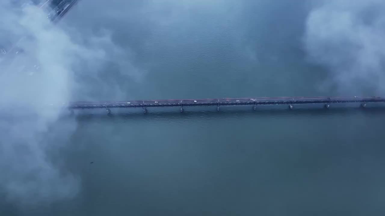 雨后傍晚的钱塘江视频下载