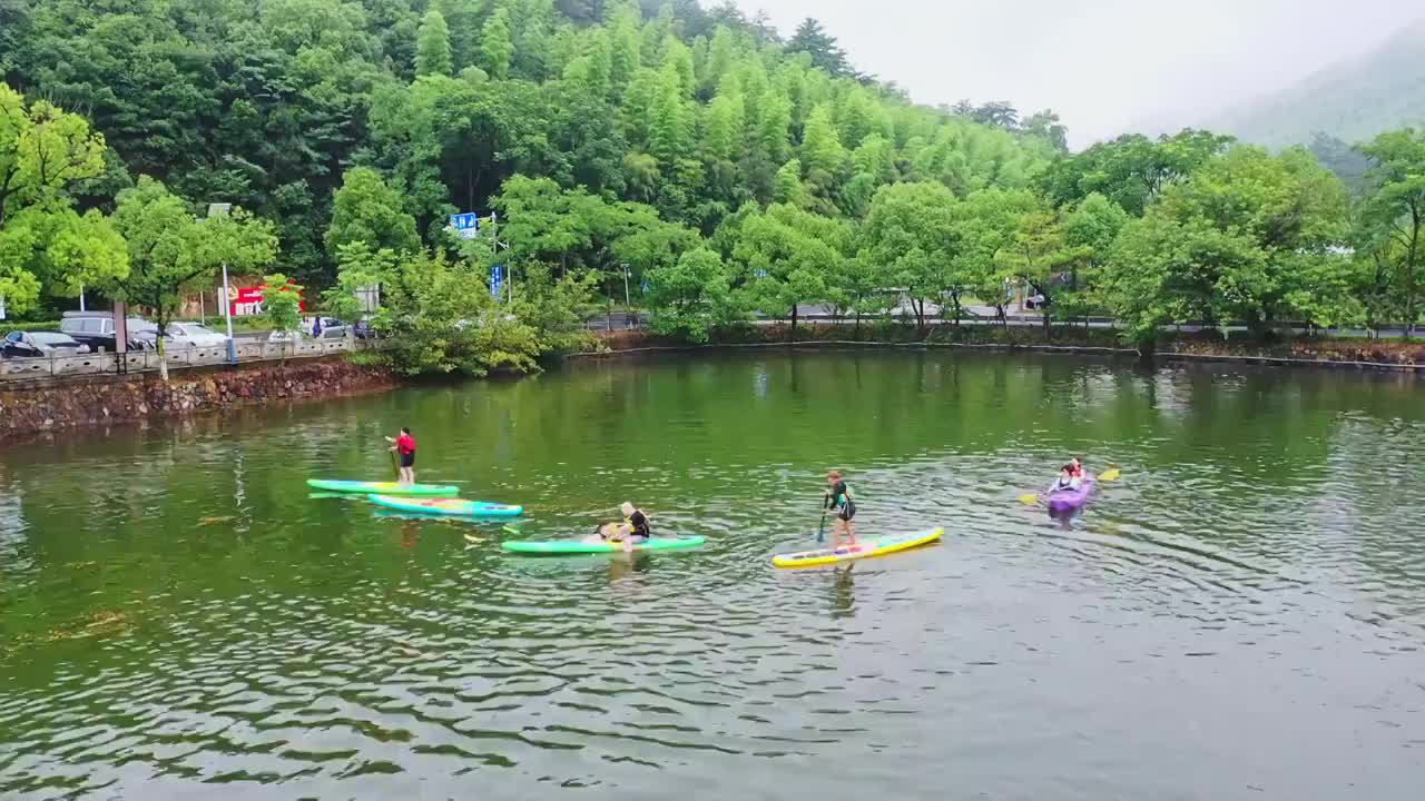 莫干山水上运动皮划艇航拍视频素材