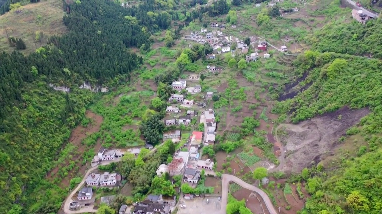 航拍贵州大山里的农村视频素材