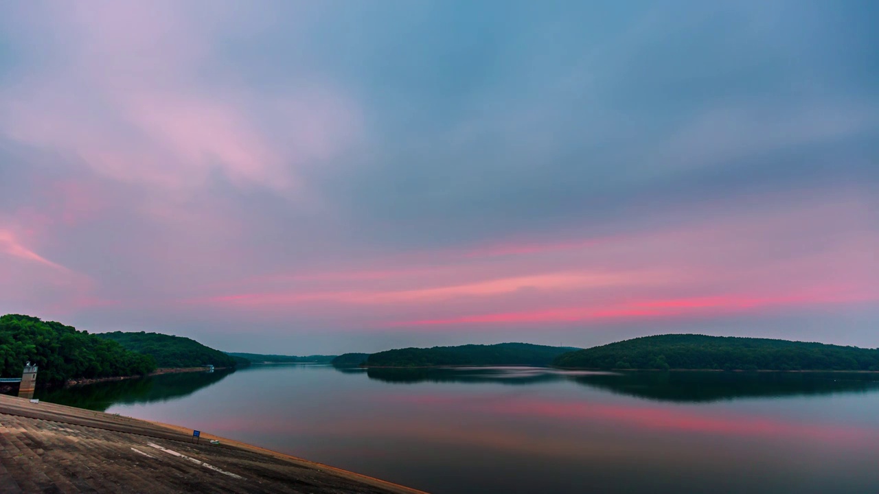 湖北荆门钟祥石门水库日落夕阳延时视频素材