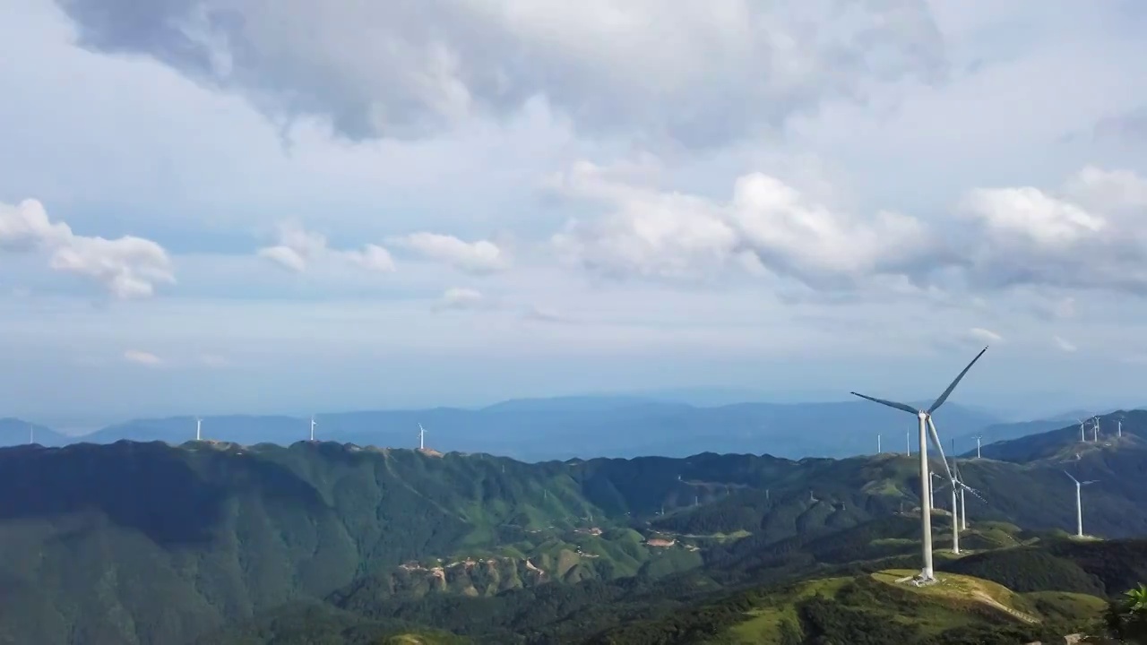 湖南雪峰山苏宝顶蓝天白云延时摄影4k视频素材