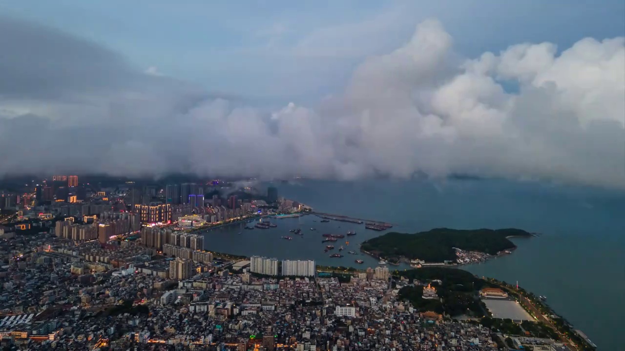 城市云海夜景延时视频素材