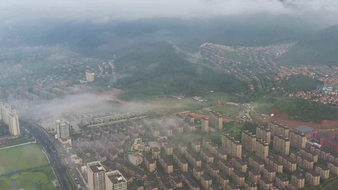 浙江杭州：雨后的平流雾与云海视频素材