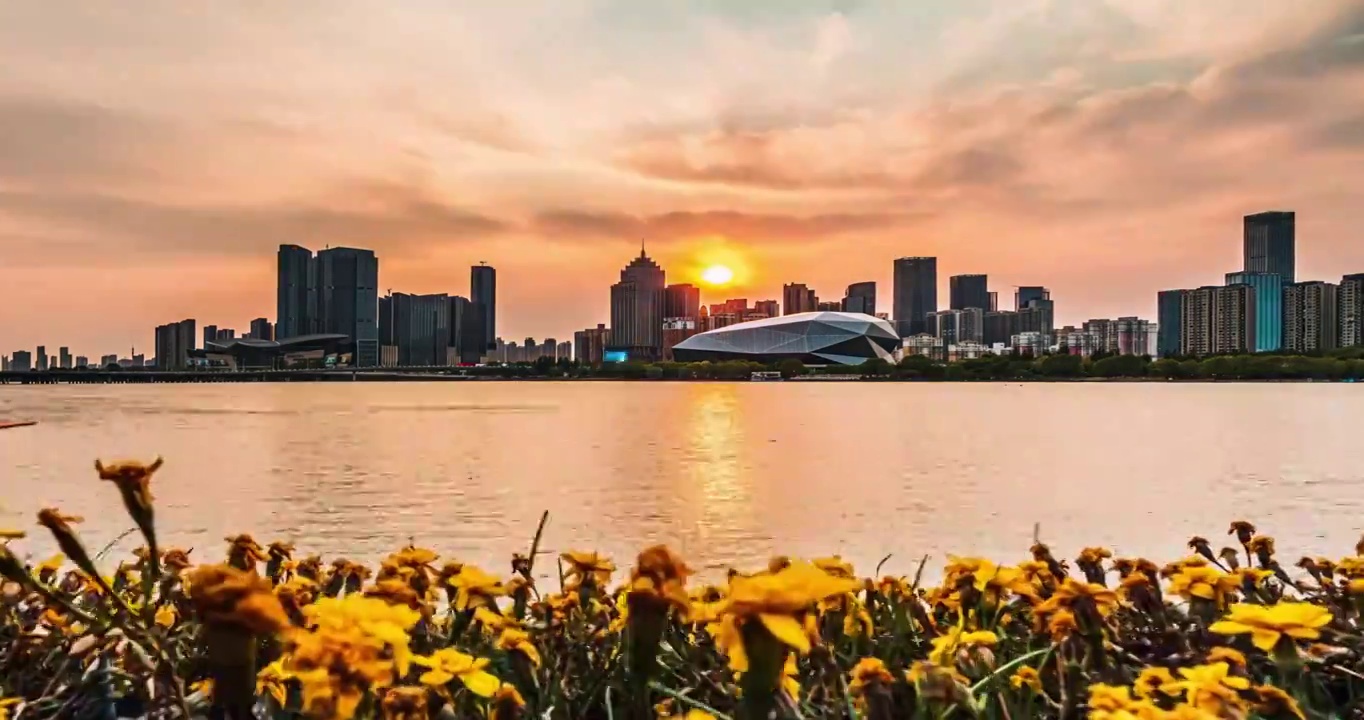 4K30P沈阳浑河标志性建筑日转夜延时视频素材