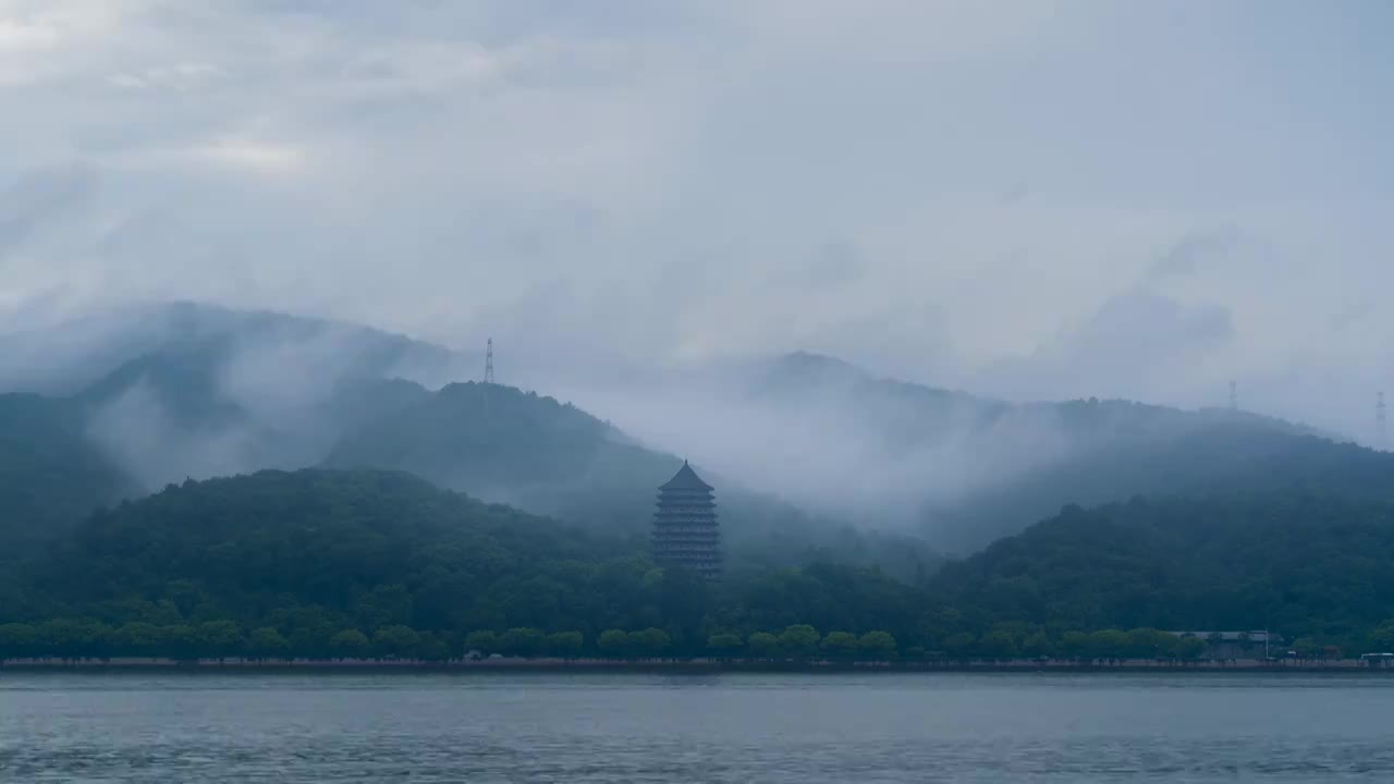 杭州六和塔云雾缭绕延时视频素材