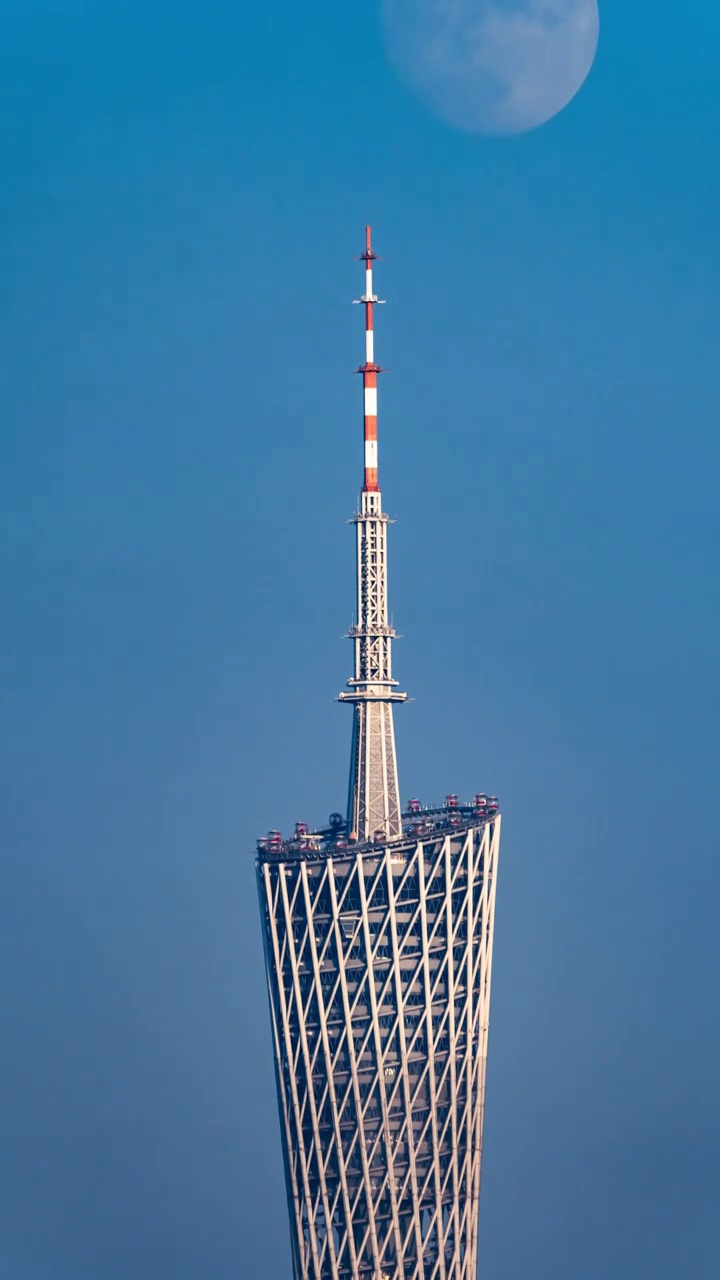 广州塔与圆月视频素材