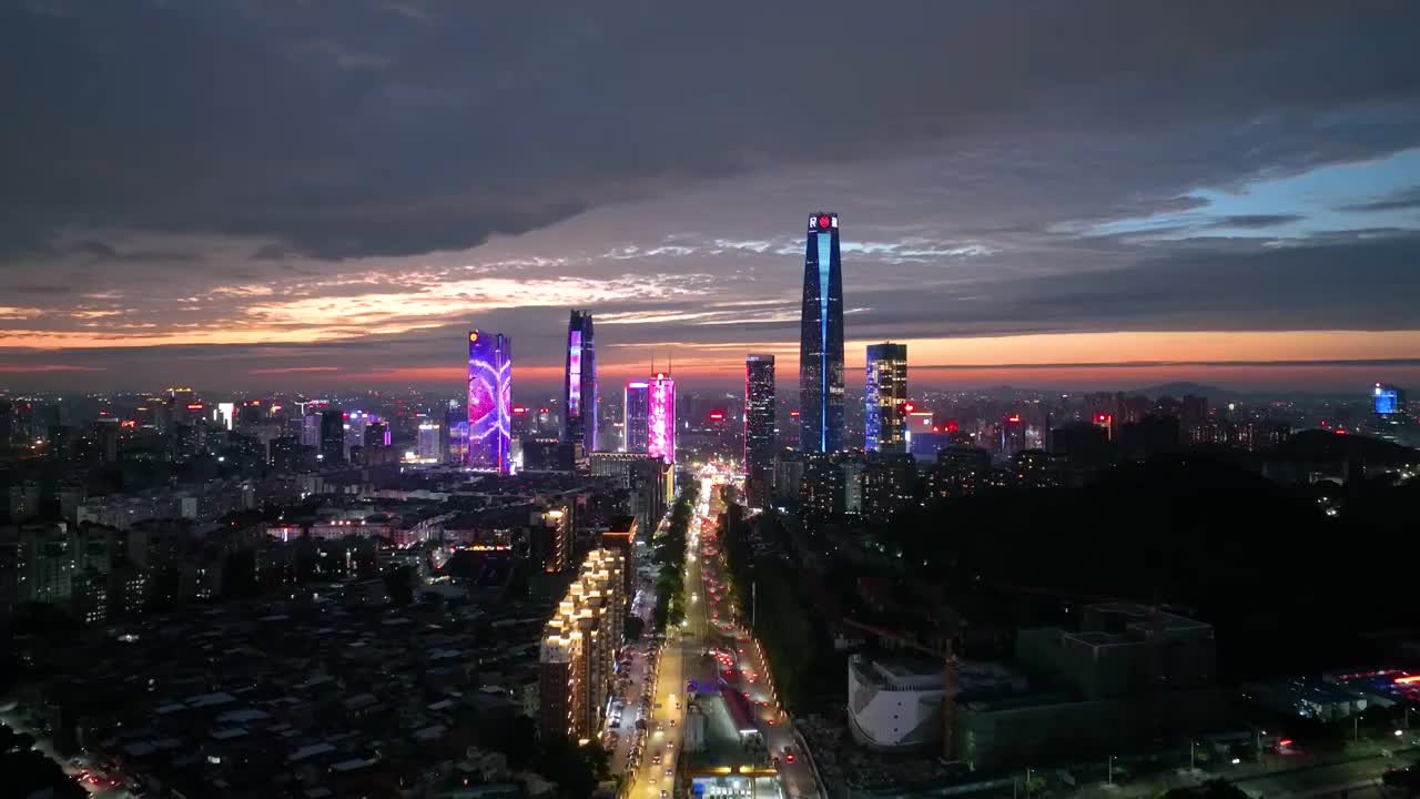 中国东莞南城区鸿福路金融中心夜景航拍视频素材