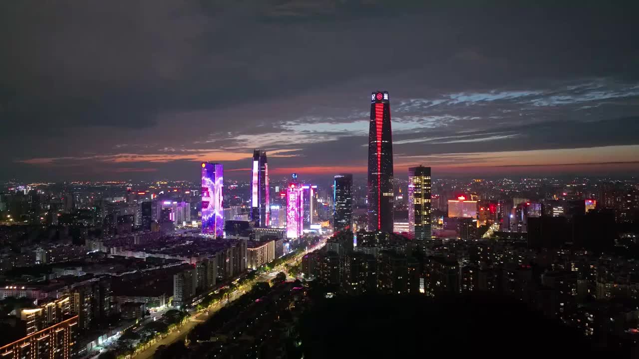 中国东莞南城区鸿福路金融中心夜景航拍视频素材