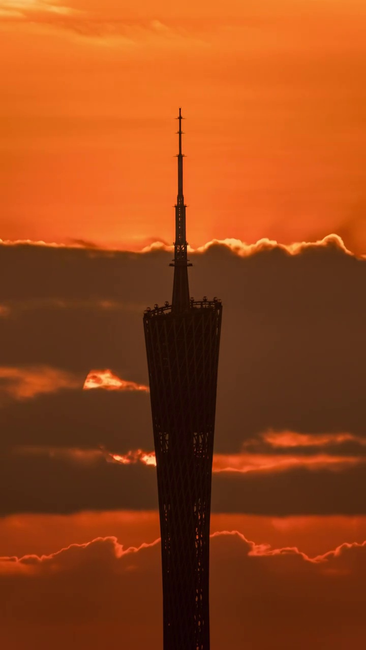 广州塔与超大太阳视频素材