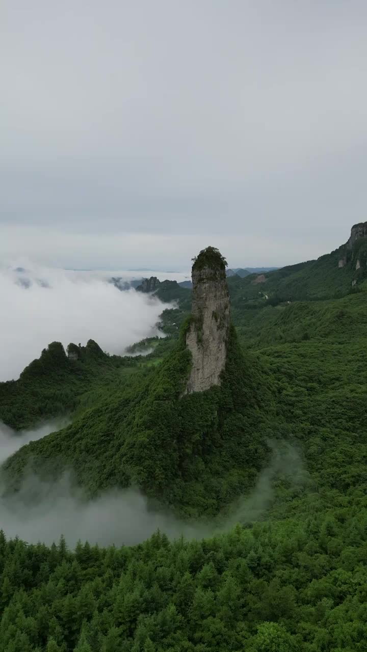 国有地质公园湖北恩施大峡谷绝壁长廊朝天笋风光视频素材