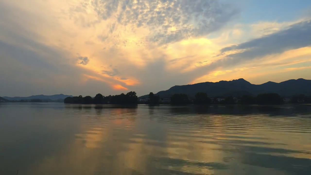 天空 湖泊 云彩 日落 风景 反射 倒影 河流视频素材