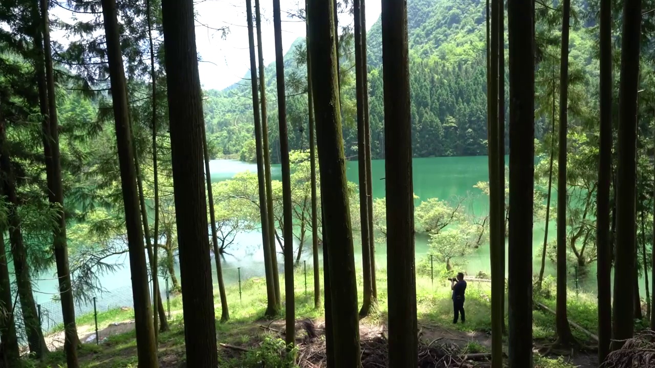 湖北恩施白果永红水库高山湿地风光美如画视频素材