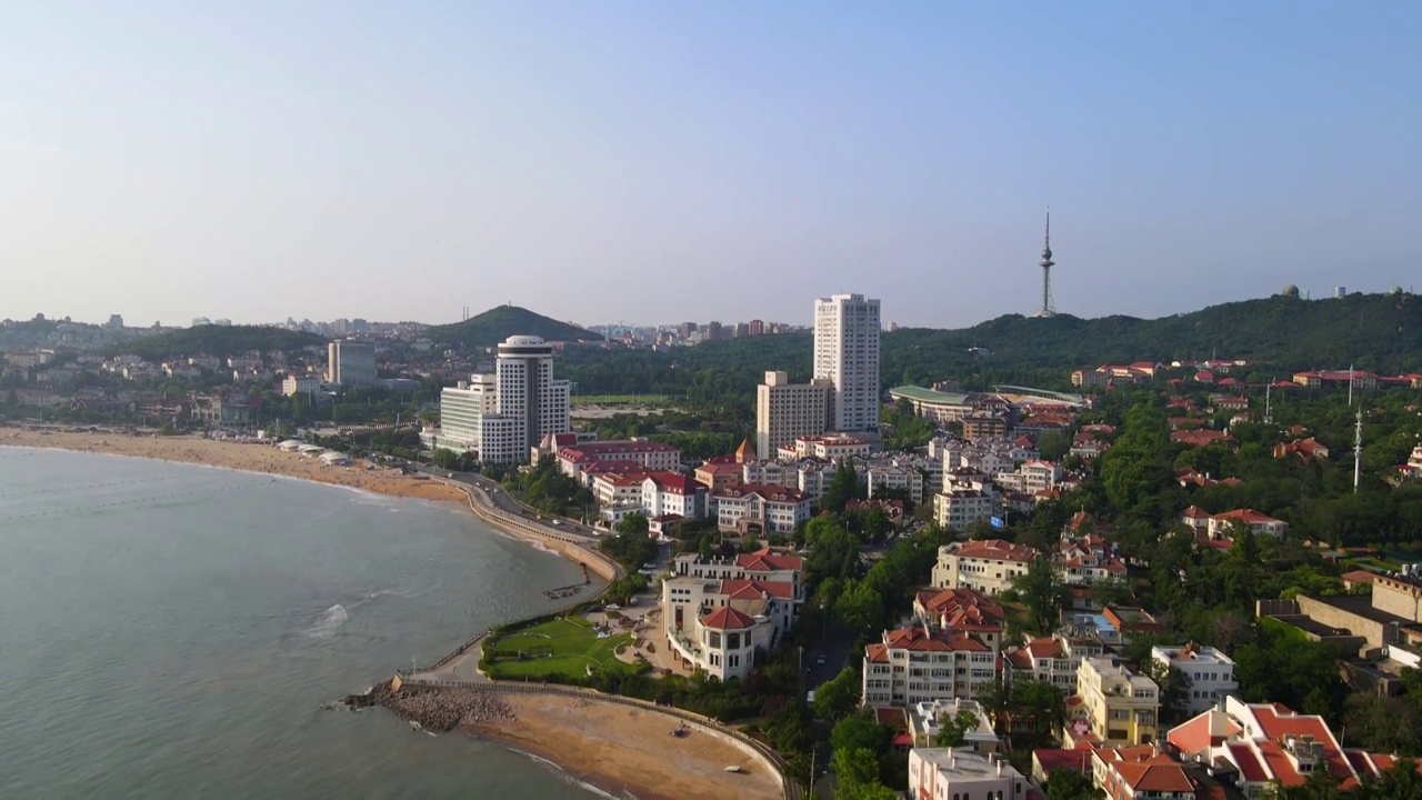 航拍青岛海岸线汇泉湾风光全景  4k视频素材