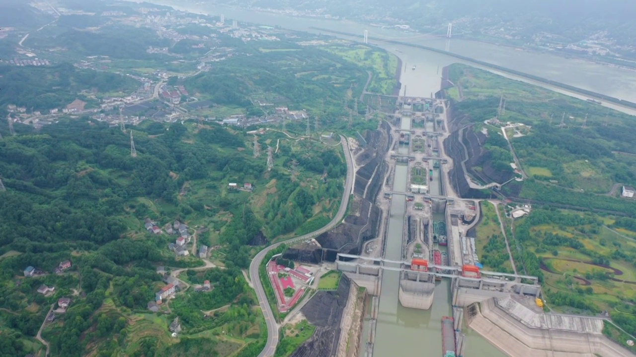 航拍长江三峡大坝五级船闸视频素材