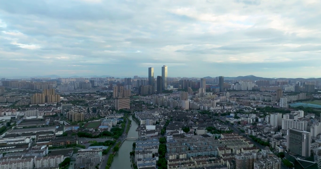 长三角地区江苏省无锡市城市建筑航拍日落风光视频素材