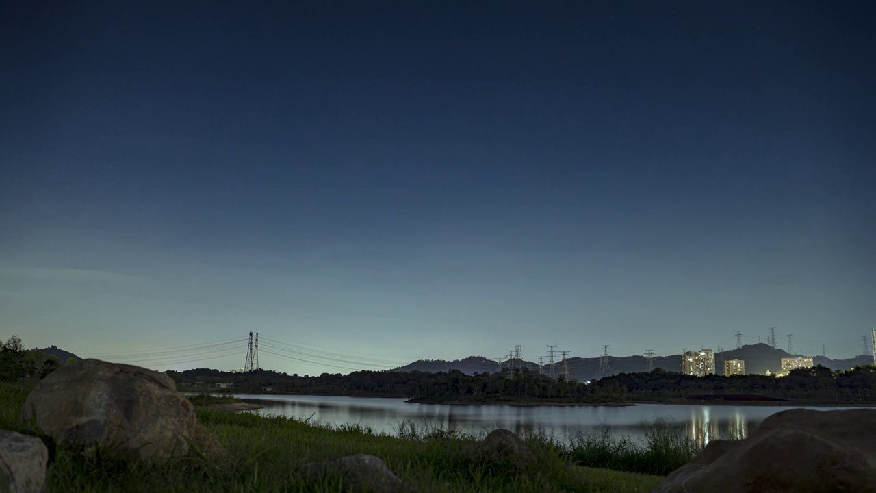 深圳宝安区石岩湖星空延时视频素材