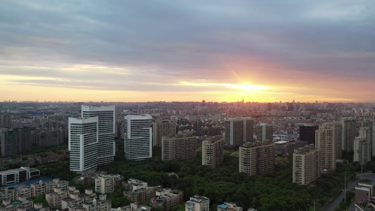 上海普陀区万里街道航拍日出视频素材